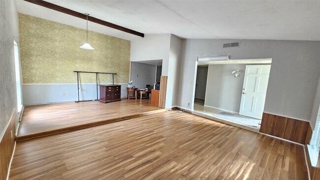 Building Photo - 15303 Gran Vista Dr