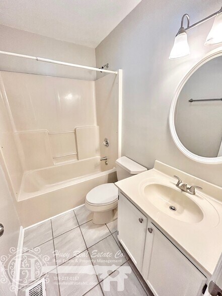 Guest Bathroom - 1121 E Gilbreath St