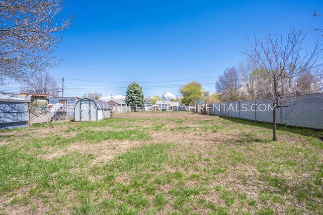 Building Photo - 347 S 500 W