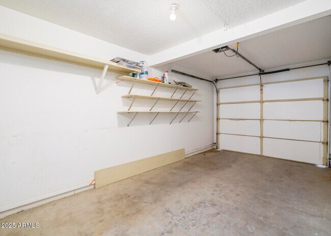 Building Photo - 30 E Brown Rd