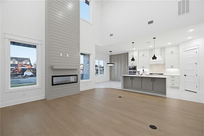 Building Photo - 431 Hedge Dr