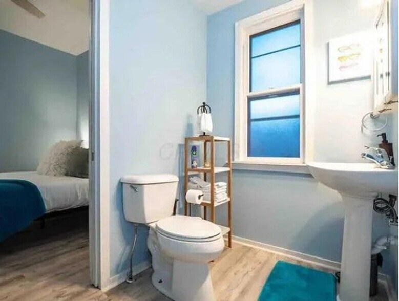 Building Photo - 1235 Highland St