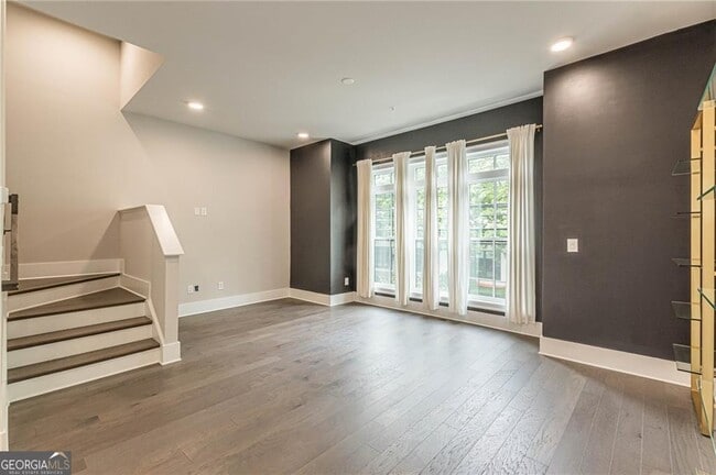 Building Photo - 574 Boulevard Pl NE