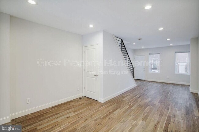 Building Photo - 2028 E Firth St