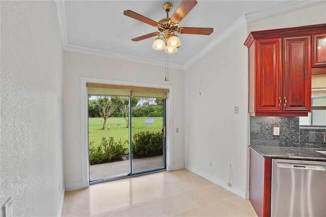 Building Photo - 6766 Edgeworth Dr