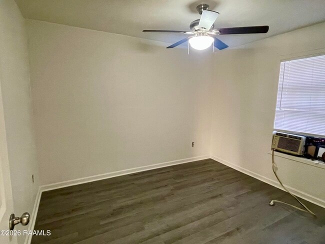 Building Photo - 391 W Railroad Ave