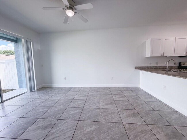 Building Photo - 812 Glastonbury Dr