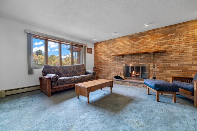 Building Photo - 117 Church Hill Rd