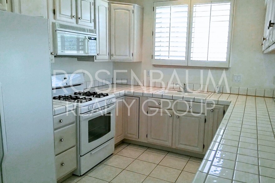 Building Photo - Charming 3-beds, 2-baths home in the Prest...