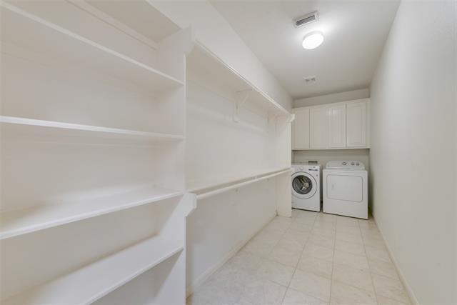 Building Photo - 3207 Cole Ave