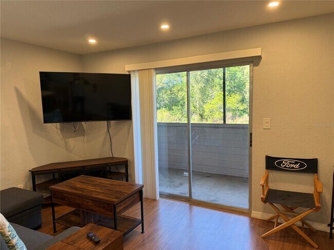 Building Photo - 1400 Gandy Blvd N