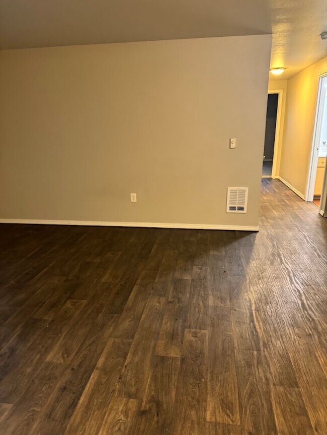 Building Photo - Everything you’ve been dreaming of is here...