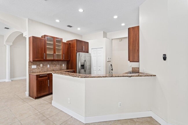 Building Photo - 521 Anchor Point