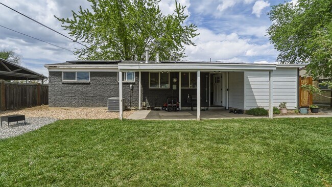 Building Photo - Charming and Quiet 3 bed Orem Home in Prime Location with Solar!!
