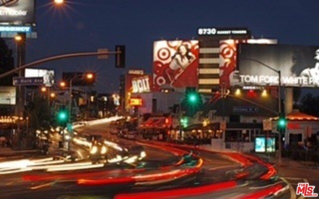 Building Photo - 1211 Sunset Plaza Dr