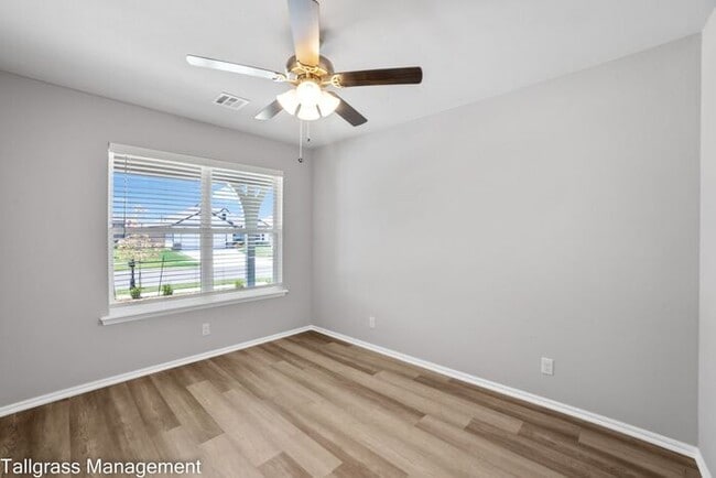 Building Photo - 4/2/2 Home in Sand Springs