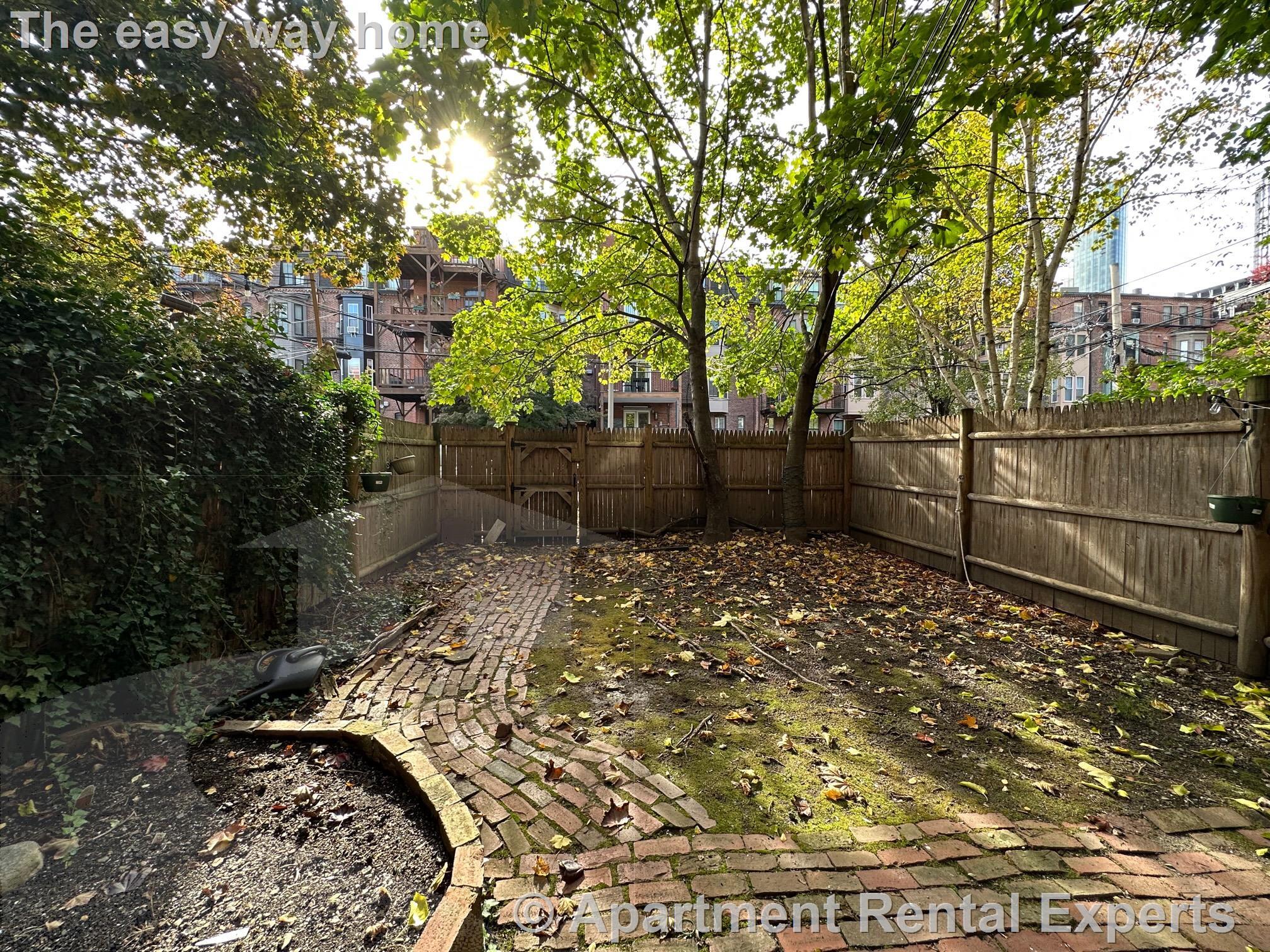 Building Photo - 14 Yarmouth St