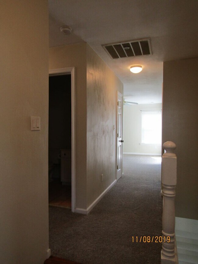 Building Photo - Weeping Cedar Trail