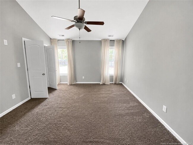 Building Photo - 143 Ledgebrook Ln