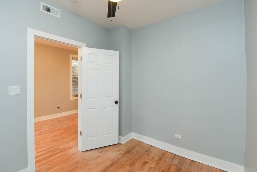 Building Photo - 1624 W Beach Ave