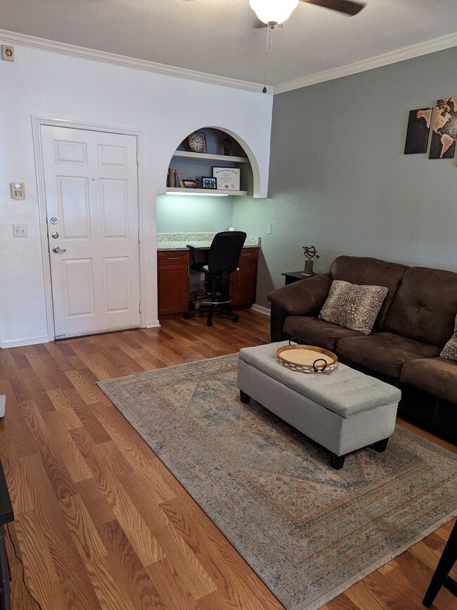 Building Photo - Great 1 Bedroom / 1 Bathroom Condo in Downtown Orlando! Free Water, Sewer, Trash & Pest Control!