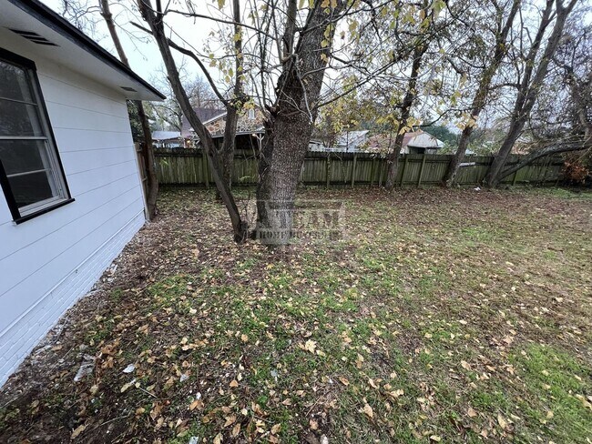 Building Photo - Renovated 2 Bed 1 Bath house for rent in T...