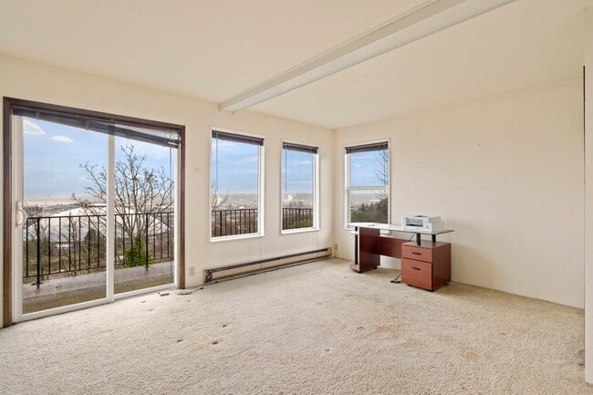 Building Photo - 414 E 32nd St