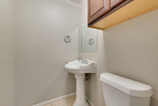 Building Photo - 512 Thomas Trail