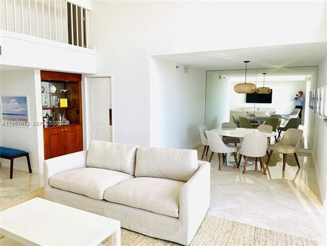 Building Photo - 151 SE 15th Rd