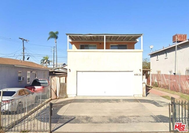 Primary Photo - 4831 Grape St
