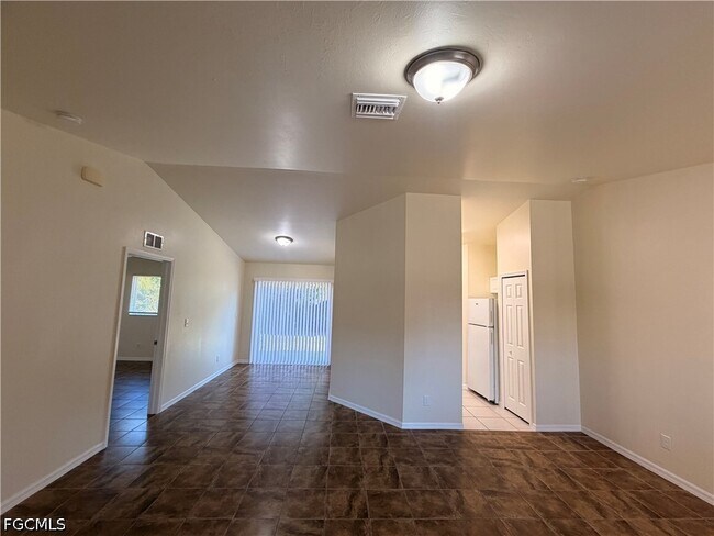 Building Photo - 762 Gallo Ave S