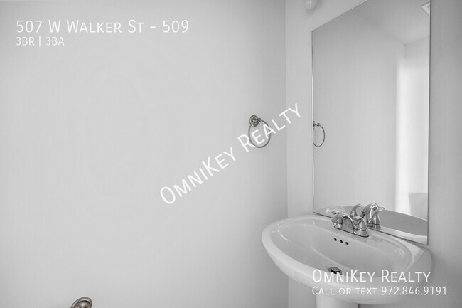 Building Photo - 507 W Walker St