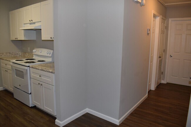 Building Photo - Quite peaceful 2 Bed, 1 Bath Duplex in Panama, FL - Perfect for Cozy Living!