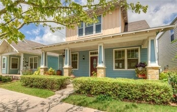 Building Photo - Superb Suburban Space! Multiple Living areas!