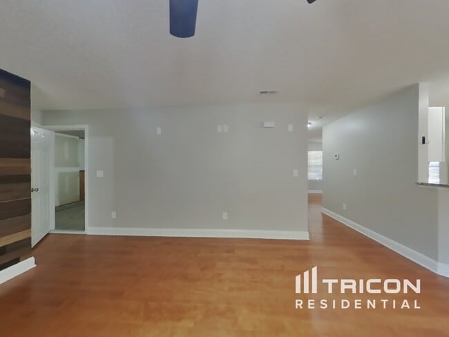 Building Photo - 2203 Ballingarry Dr