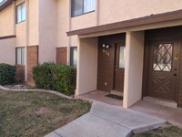 Building Photo - Delightful 2 bedroom, 1.5 bathroom