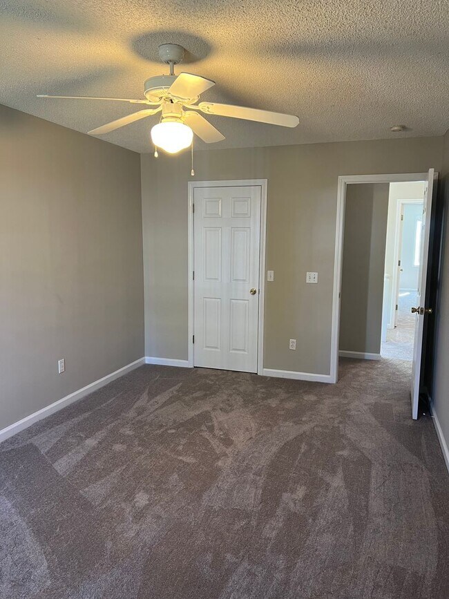 Building Photo - 153 Woodberry Dr