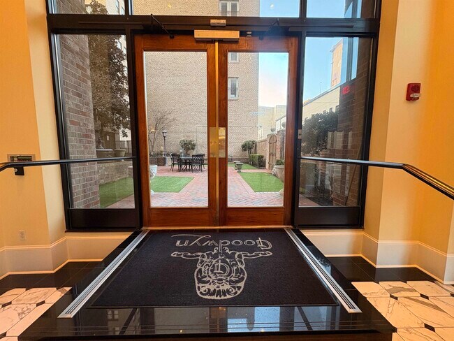 Building Photo - 127 Madison Ave