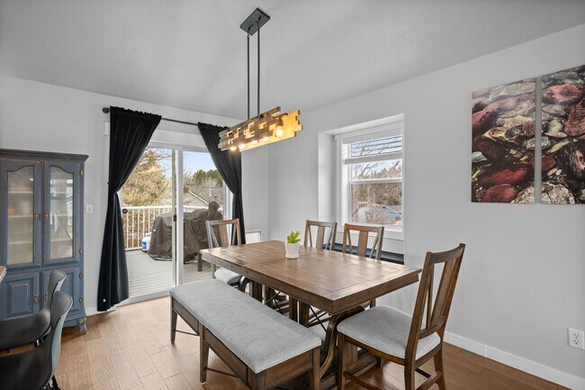 Building Photo - Gorgeous Liberty Lake 5 Bedroom Home!