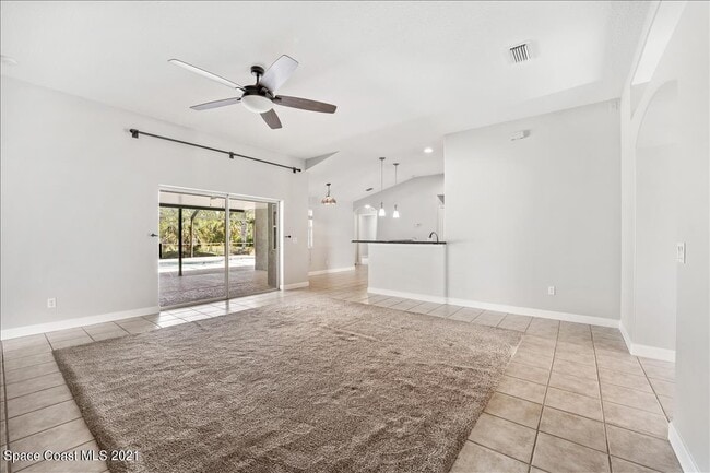 Building Photo - 5867 Treasure Ln
