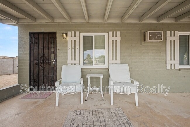 Building Photo - 560 S Grand Dr