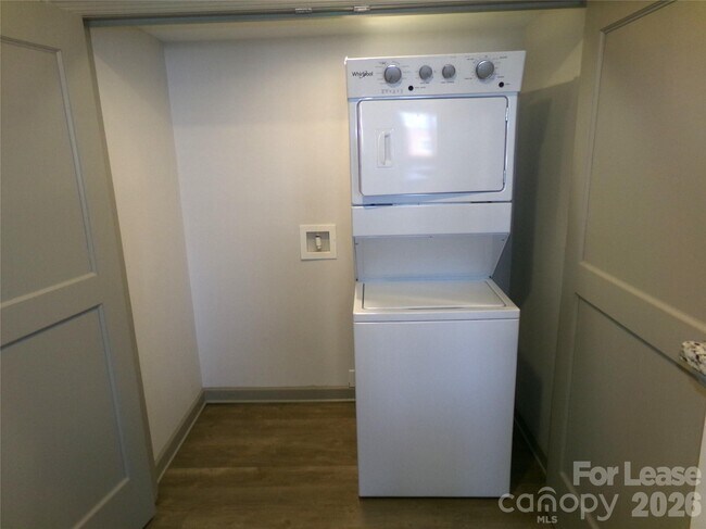 Building Photo - 197 N 2nd St