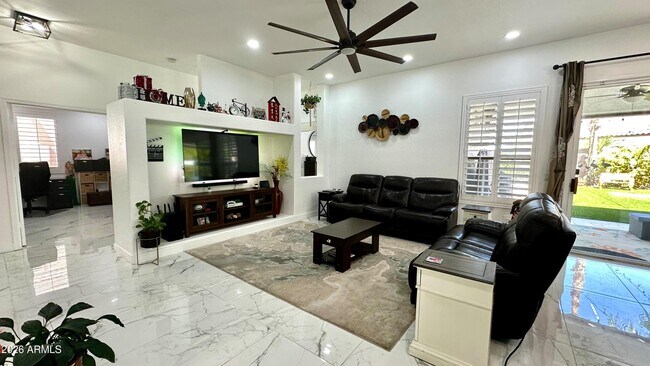 Building Photo - 3927 S Hollyhock Pl