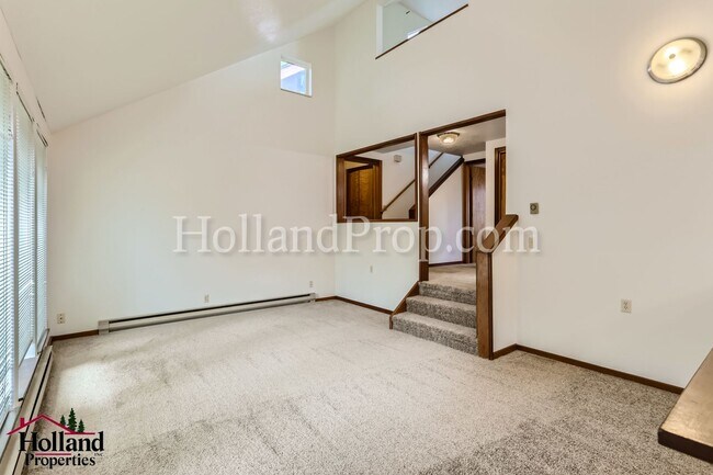 Building Photo - Spacious 1-Bedroom Plus Bonus Room in Forest Grove! BEST PRICE $1,650!!!