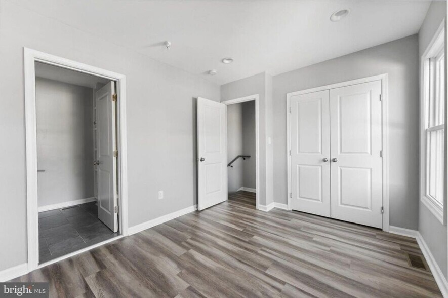 Building Photo - 624 20th St NE