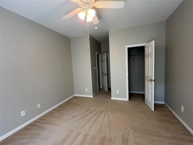 Building Photo - 704 Emerald Dr