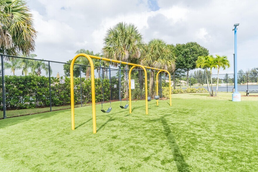 Building Photo - 3370 Turtle Cv