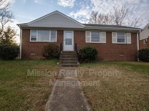 Building Photo - 3012 Glenan Dr