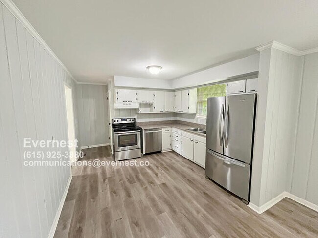 Building Photo - Charming 3-Bedroom Family Home in Great Lo...