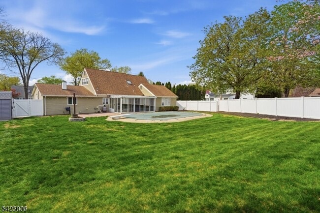 Building Photo - 3 Cypress Rd